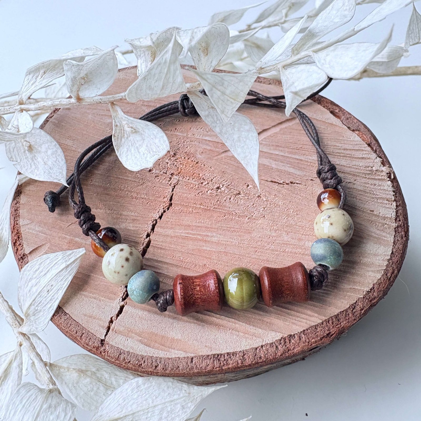 Keramiekkraal armband aardetinten