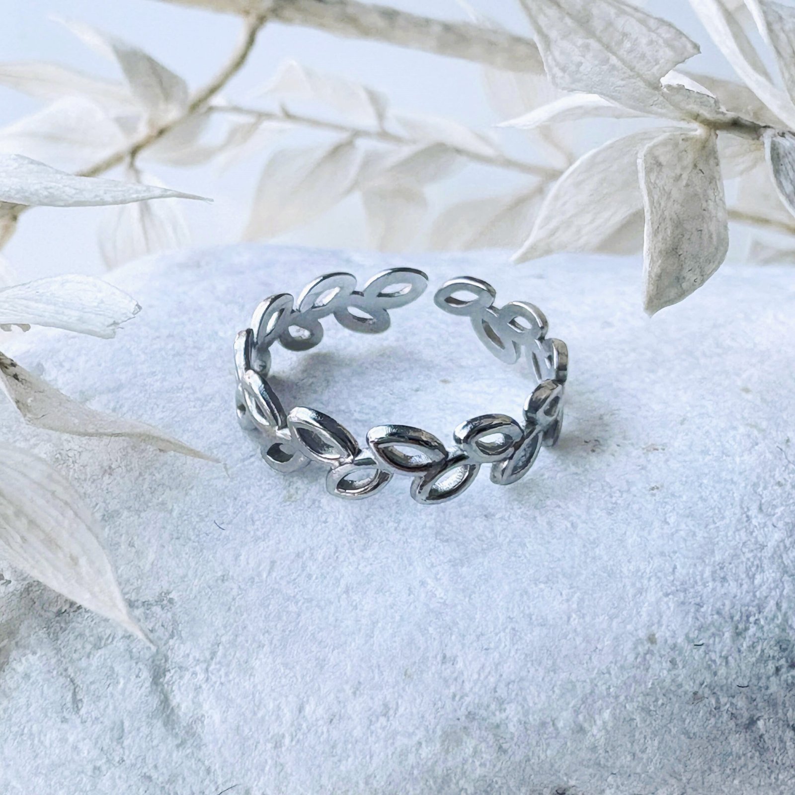 Bladkrans ring zilver