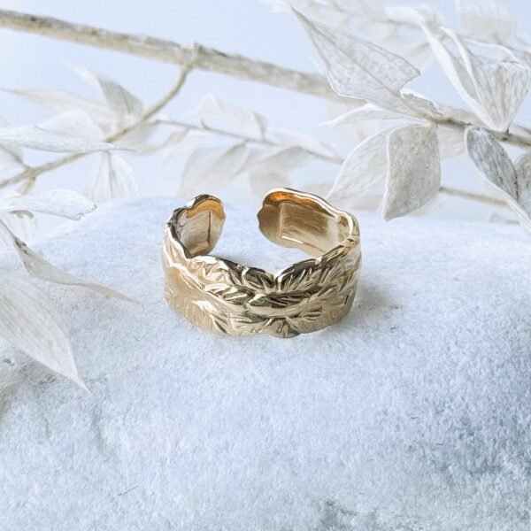 Bladstructuur ring goud