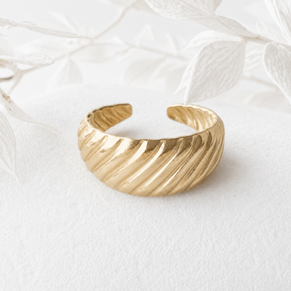 Brede ring met groeven goud RVS
