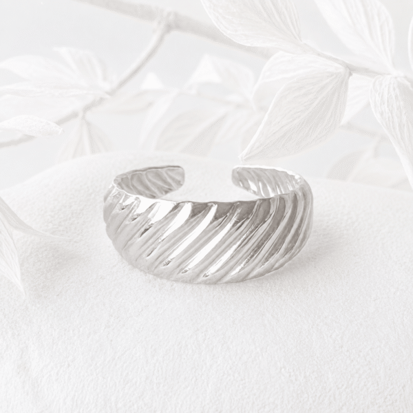 Brede ring met groeven zilver RVS