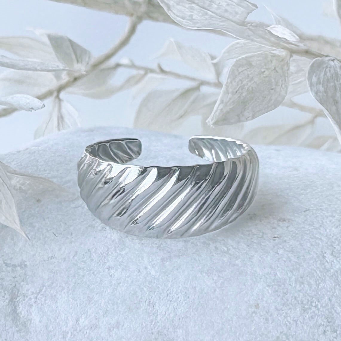 Brede ring met groeven zilver