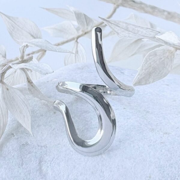 Grote ring gekruld zilver