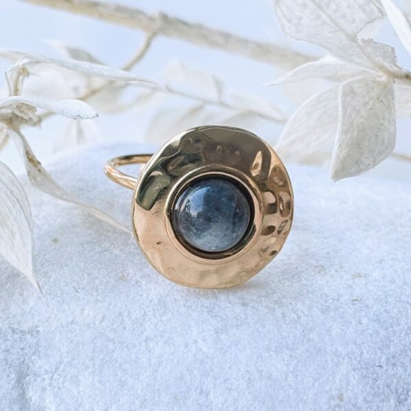 Ronde ring met natuursteen goud