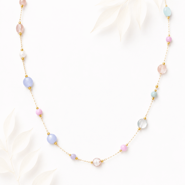 Ketting met schelpkralen pastel goud RVS