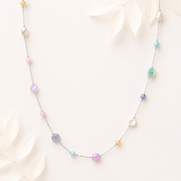 Ketting met schelpkralen pastel zilver RVS
